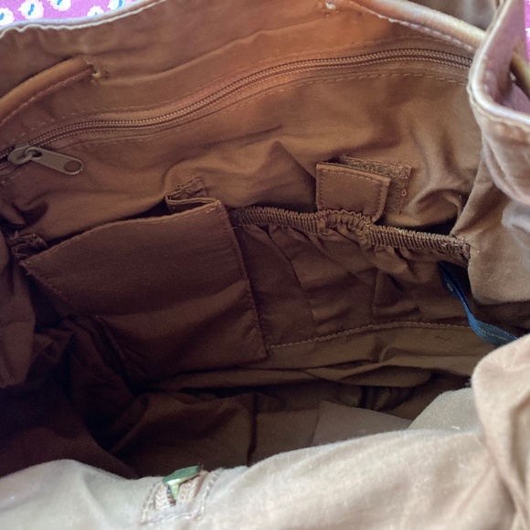 STONE MOUNTAIN Genuine Leather Backpack - Caramel Color - Medium Size - Picture 4 of 4